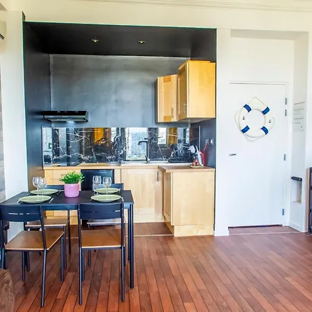 Proximite Centre - Fac - Climatise Apartment